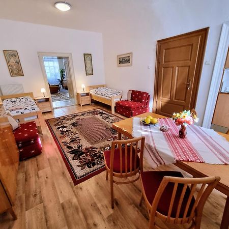 Apartment In A Historical House In The Center Of Levoča Exterior foto