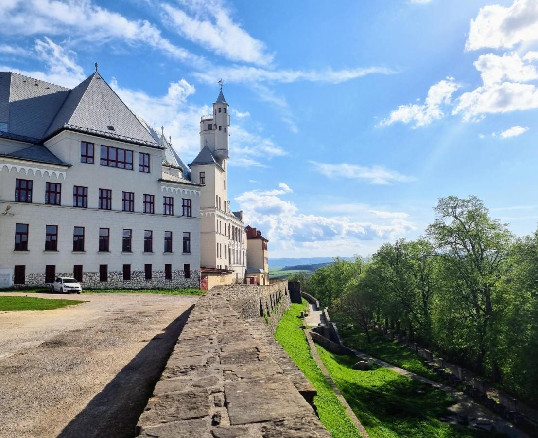 Apartment In A Historical House In The Center Of Levoča Exterior foto