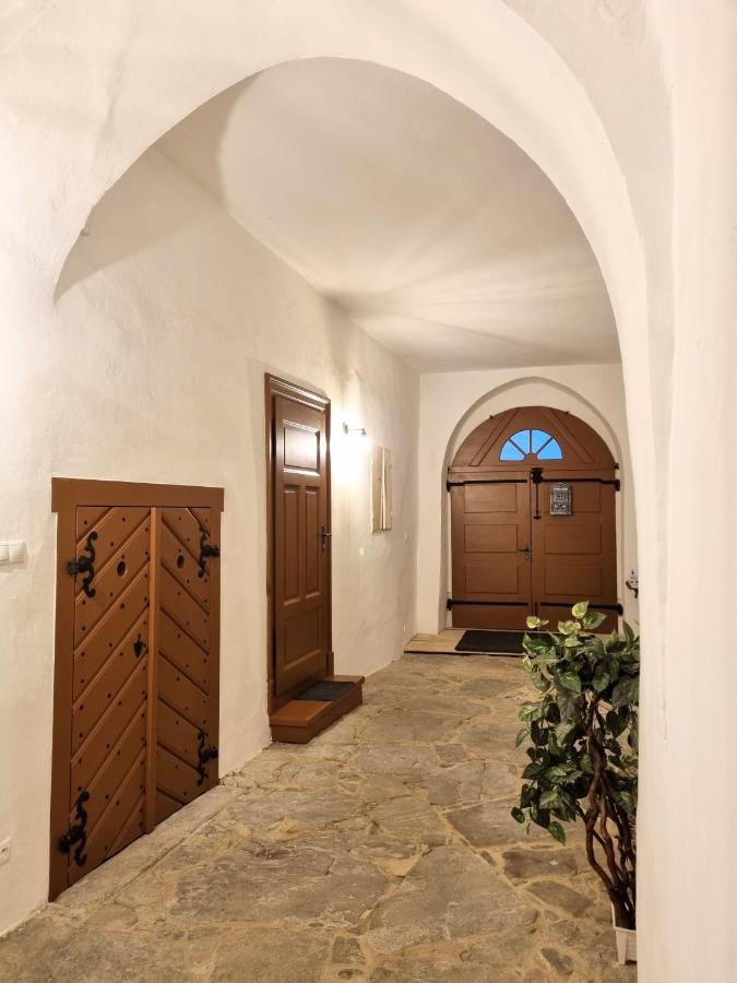 Apartment In A Historical House In The Center Of Levoča Exterior foto
