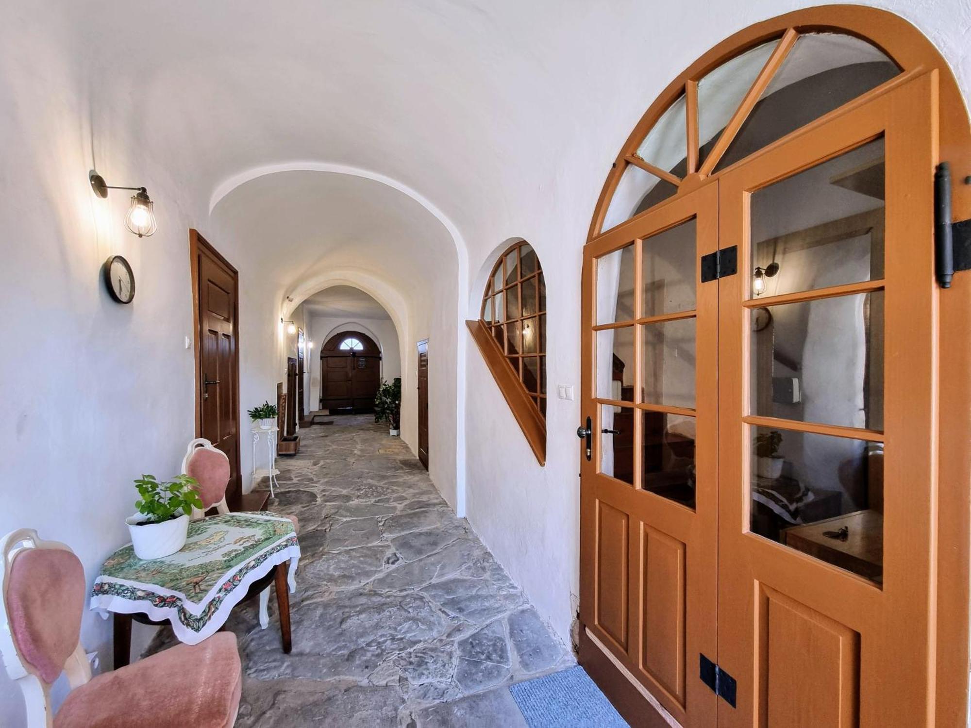 Apartment In A Historical House In The Center Of Levoča Exterior foto